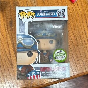 Funko Pop Captain America Exclusive Figure - Blue and Brown